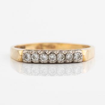 Ring, half eternity, 18K gold and brilliant-cut diamonds.