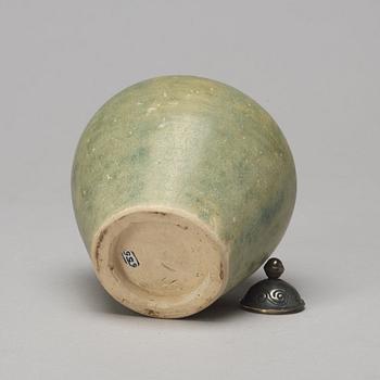 A box with cover, a bowl and a jar, South East Asian, presumably 14th/15th Century.