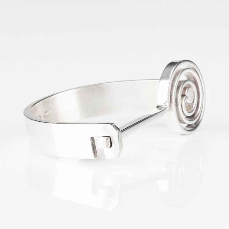 Lars Håkansson, a silver bangle. Lund Sweden 1981.