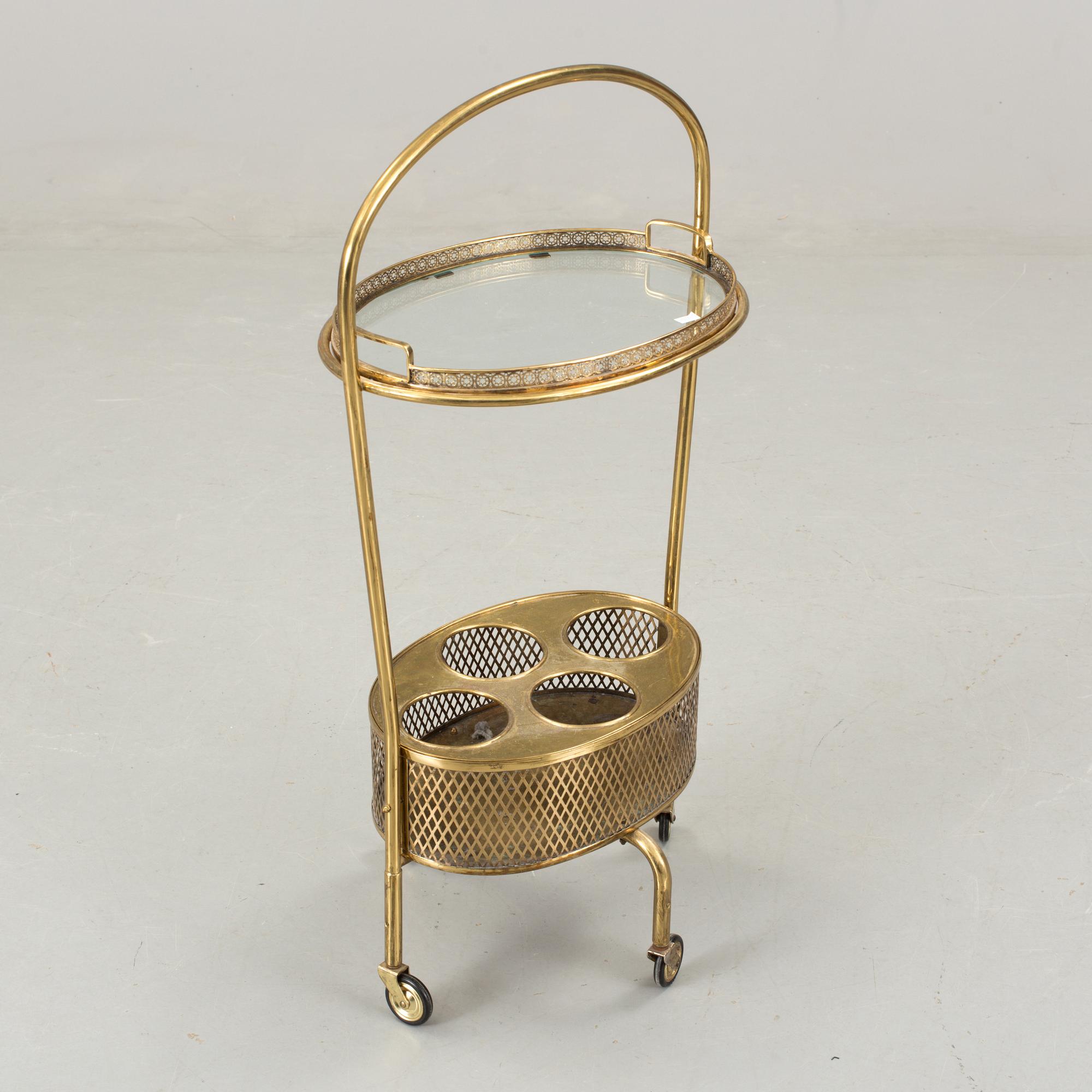 SERVERINGSVAGN, 1900-talets mitt.