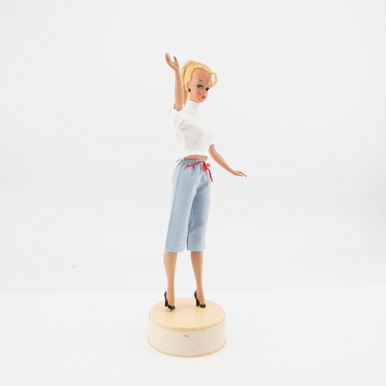 Bild-Lilli doll Germany 1956-64 and various clothes including Lilly clothes.