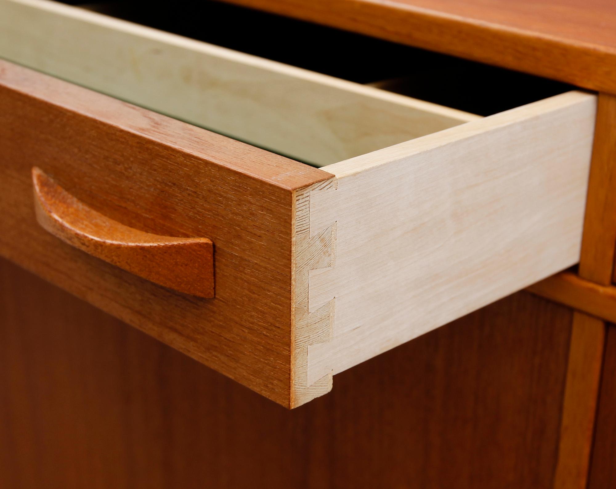 SIDEBOARD, Ulferts, 1900-talets andra hälft.