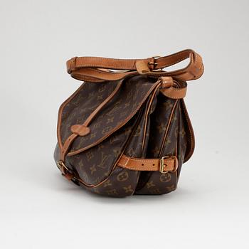 LOUIS VUITTON, a monogram canvas shoulder bag, "Saumur".
