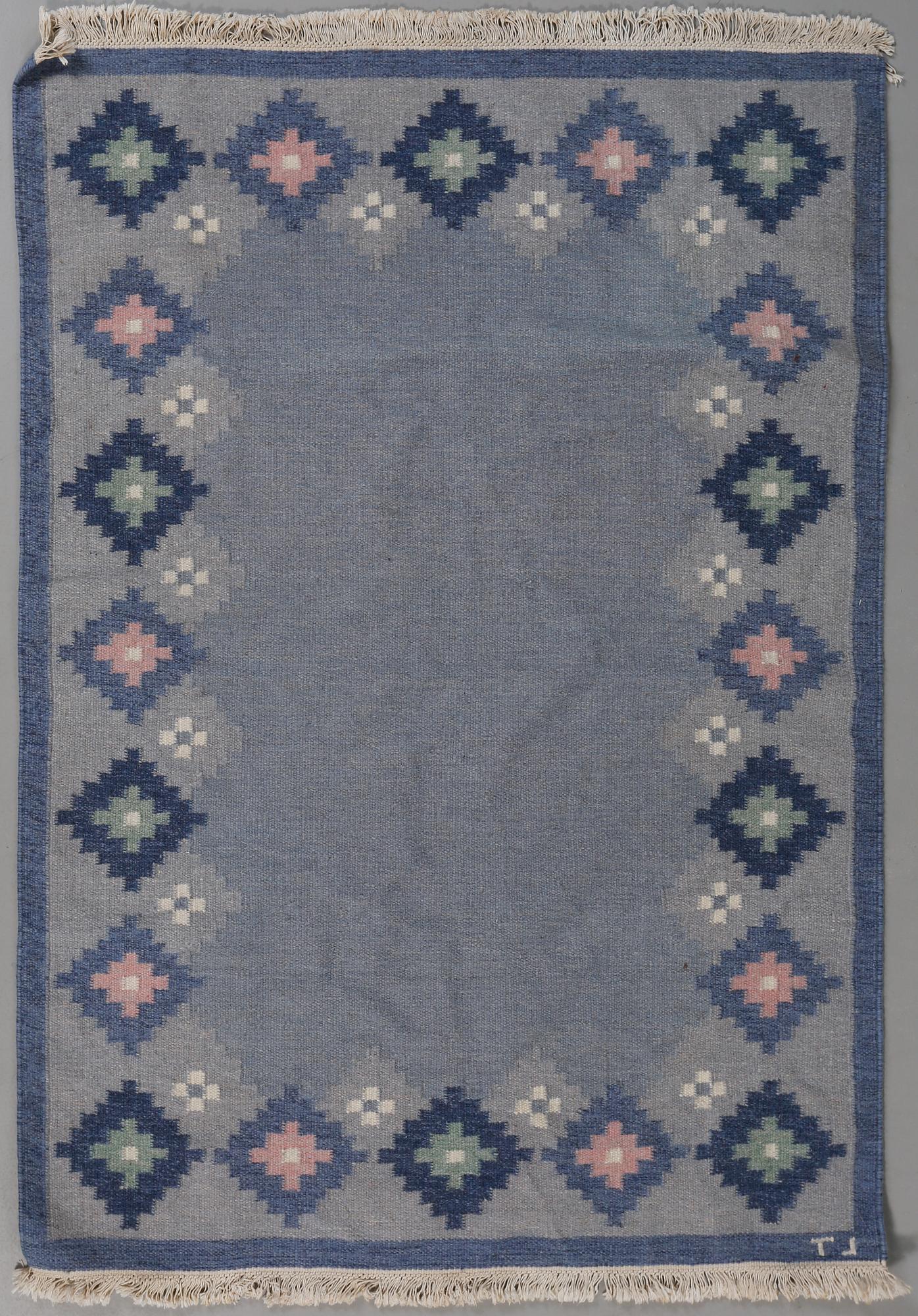 MATTA, rölakan, monogramsignerad LT, 1900-talets andra hälft, 195x140 cm.