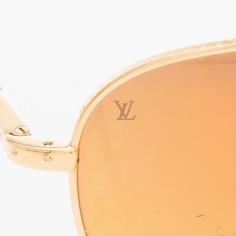 LOUIS VUITTON, A Pair of Conspiration Pilote Sunglasses.