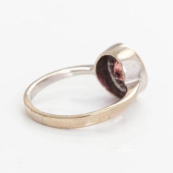 Ring, faceted cut tourmaline, brilliant cut diamonds, 14K white gold.