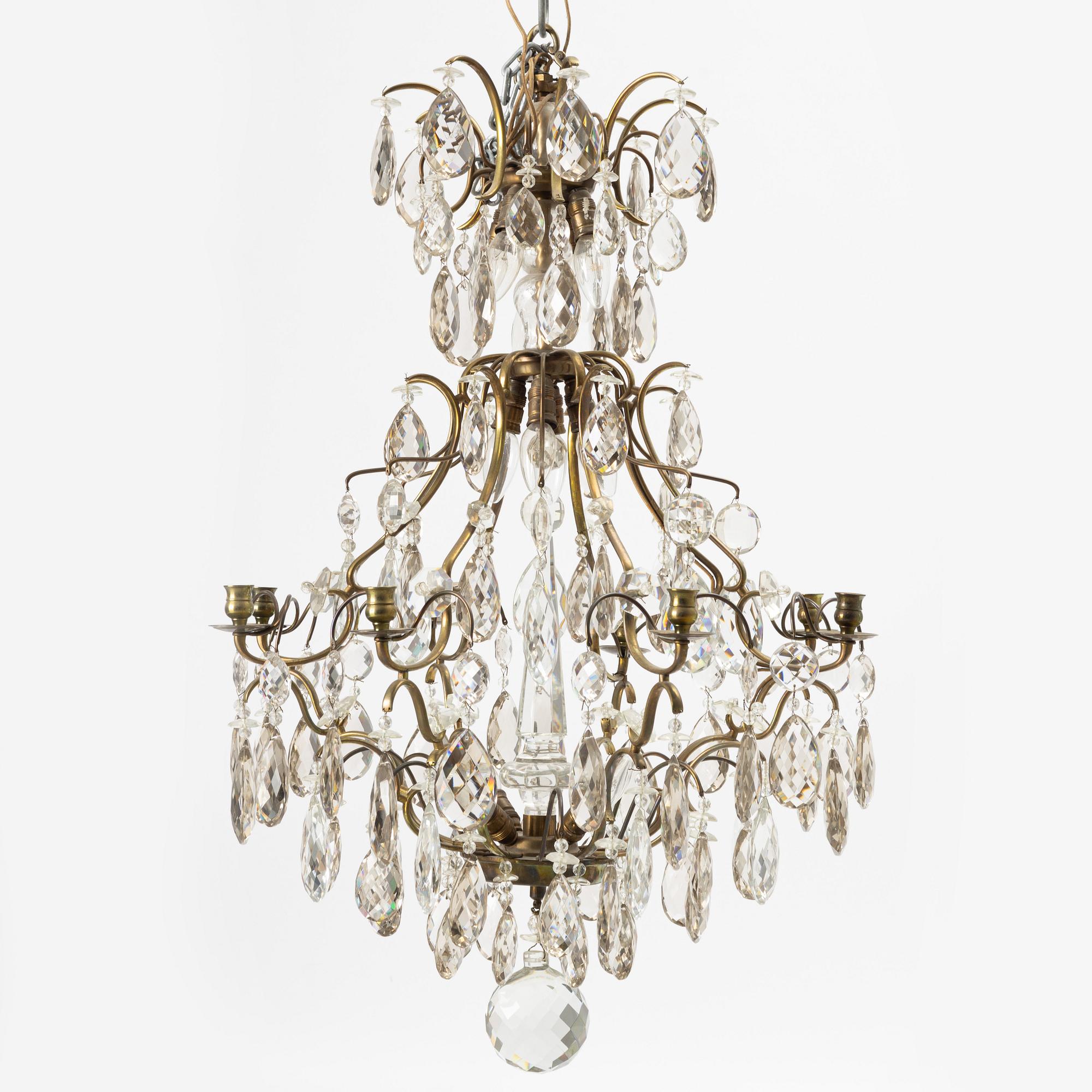 A Rococ-style chandelier, 20th century.