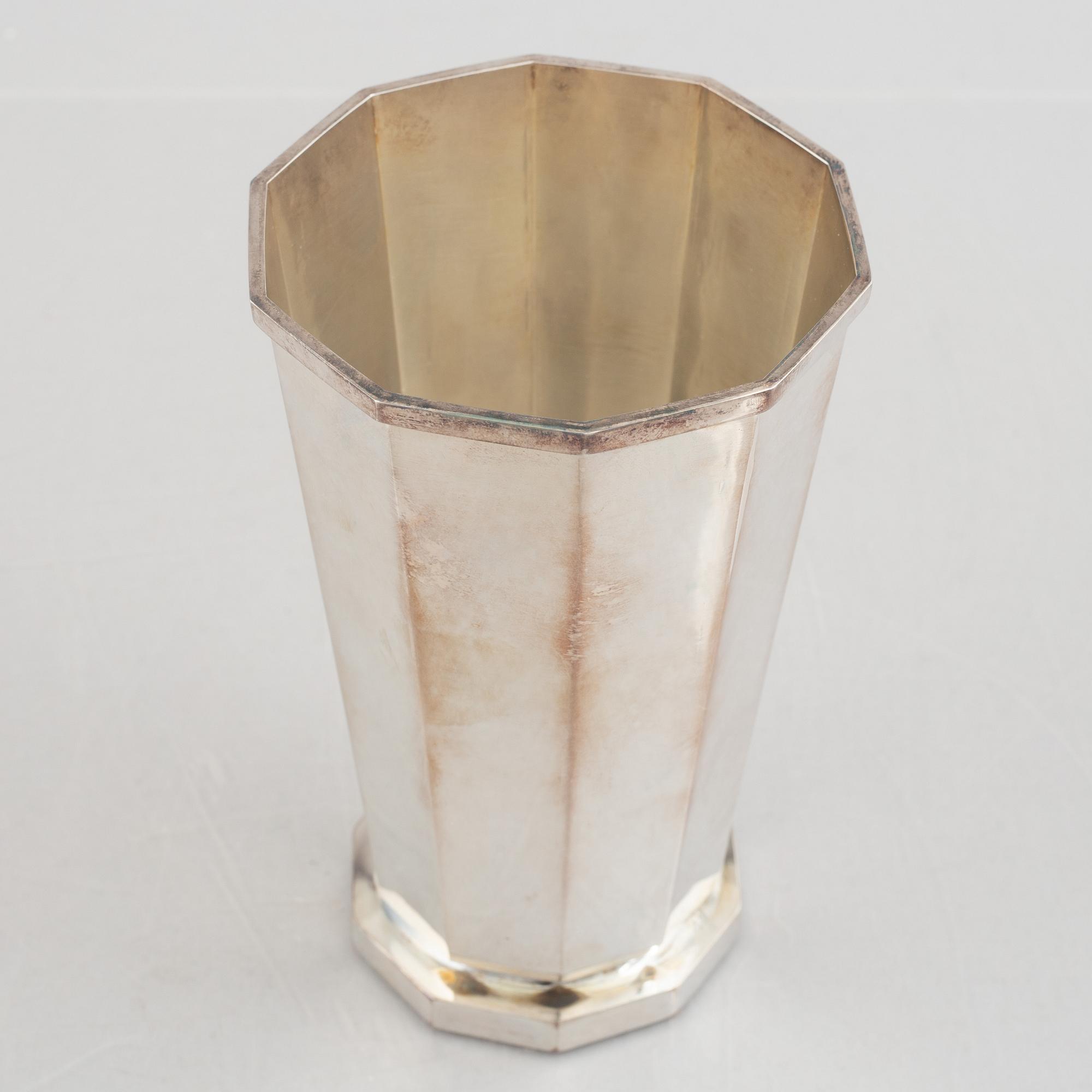Eric Löfman, a silver vase, MGAB, Uppsala, 1977.