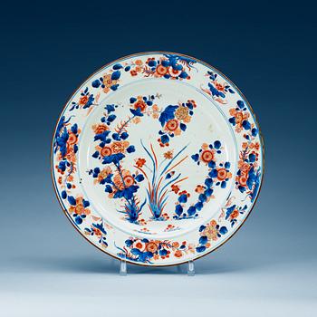 1429. An imari charger, Qing dynasty, Kangxi (1662-1722).