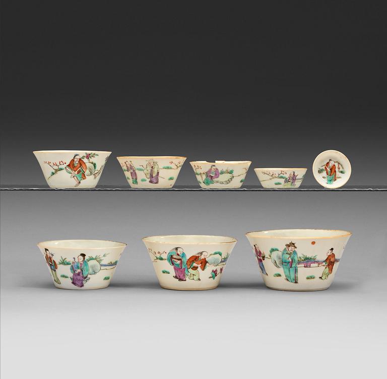 A set of eight famille rose bowls, late Qing dynasty.