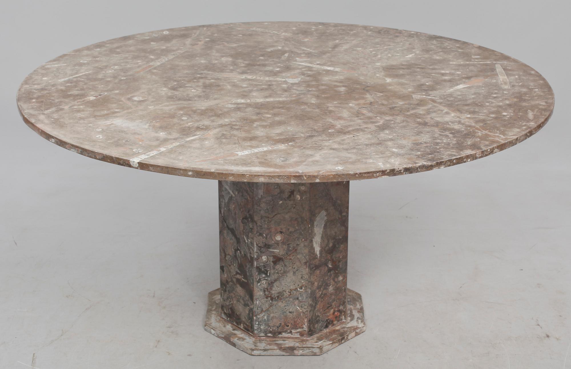 BORD, kalksten, 1900-tal.