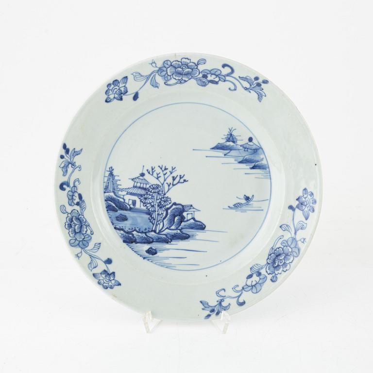 Skålfat, bojan samt tallrikar, 3 st, porslin, Kina, 1700-1800-tal.