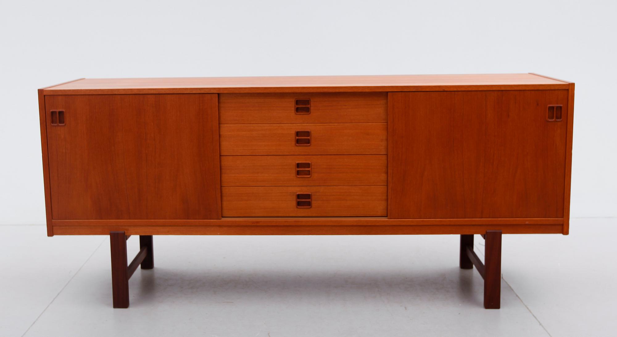 SIDEBOARD, 1900-talets andra hälft.