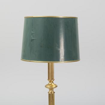 A brass floor lamp, second half of the 20th-century.