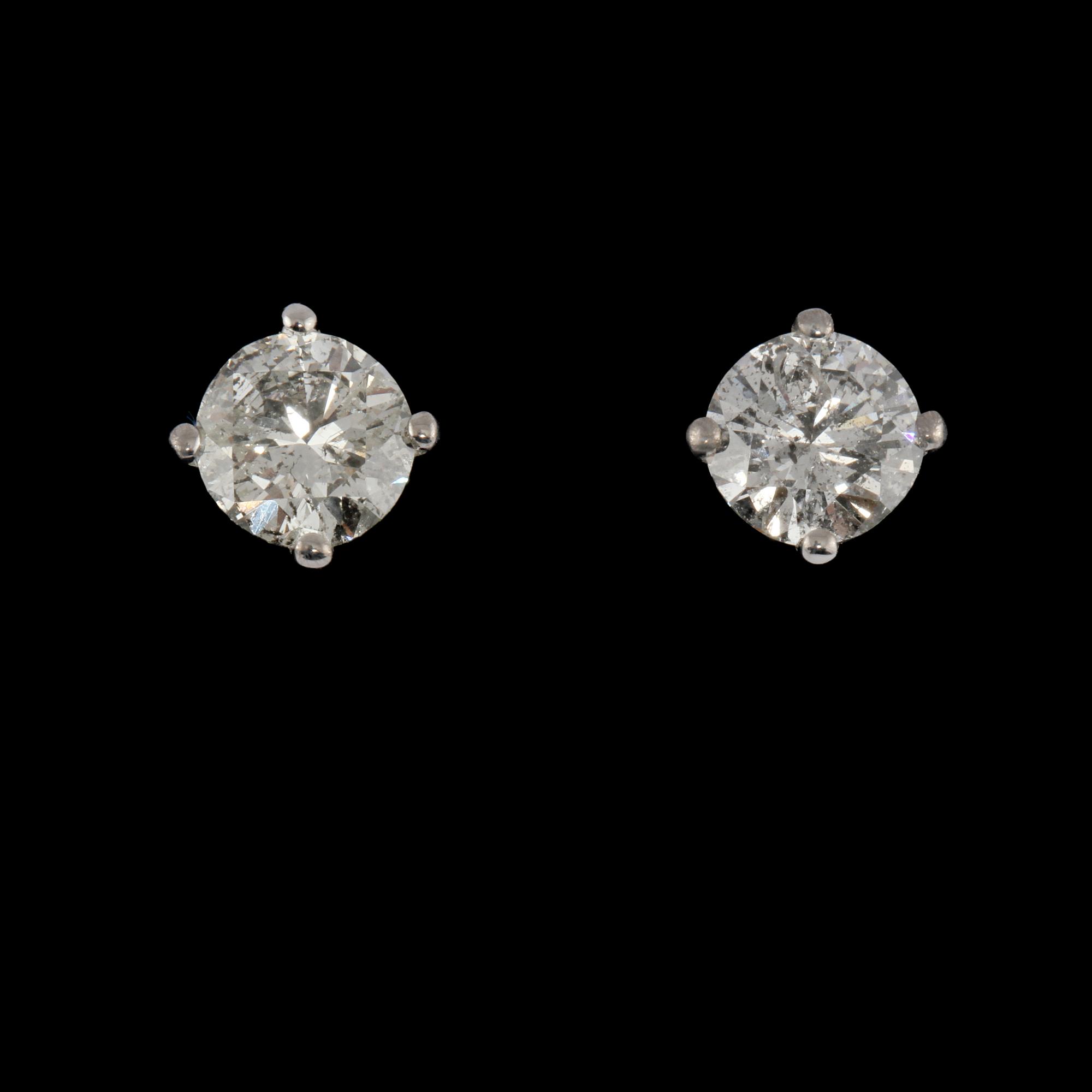 ÖRHÄNGEN, ett par, 18k vitguld med briljantslipade diamanter, totalt 2.14 ct. Vikt 2 g.