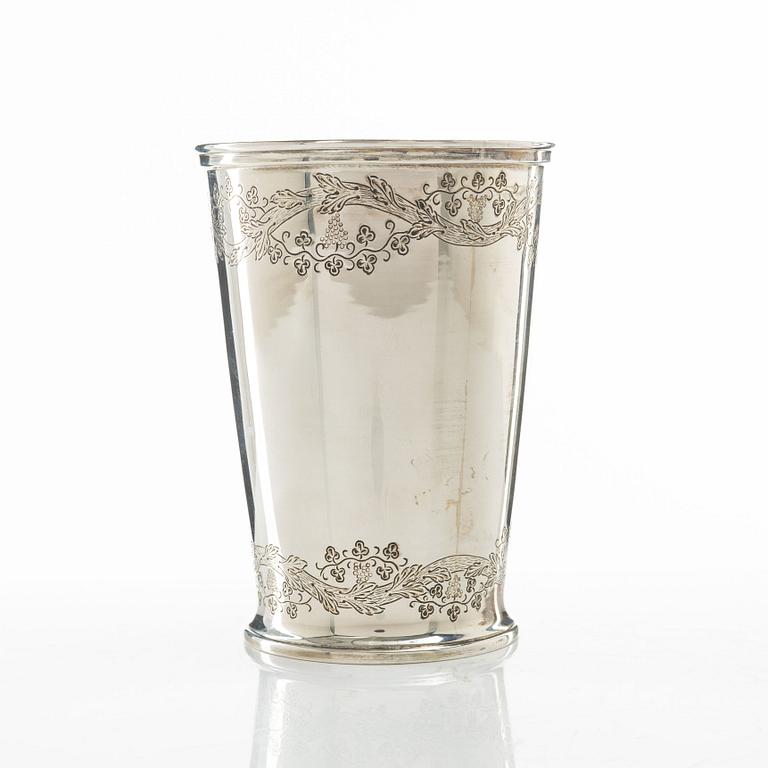 A silver beaker, mark Titulo and 916, Portugal 20th century.