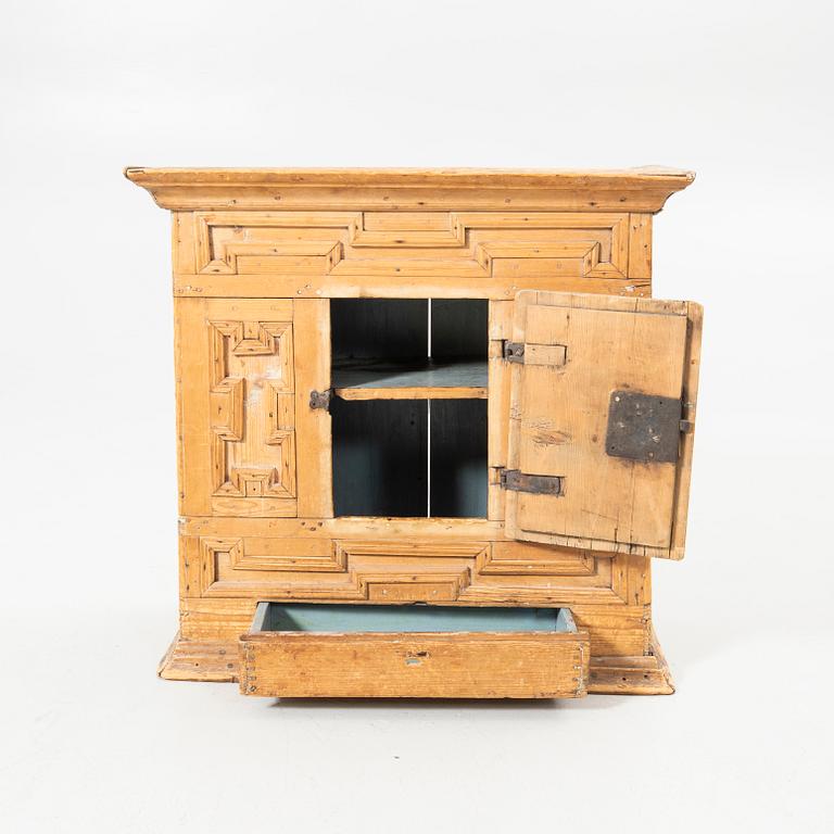 Hanging cabinet, Baroque, probably Norwegian, 18th century.