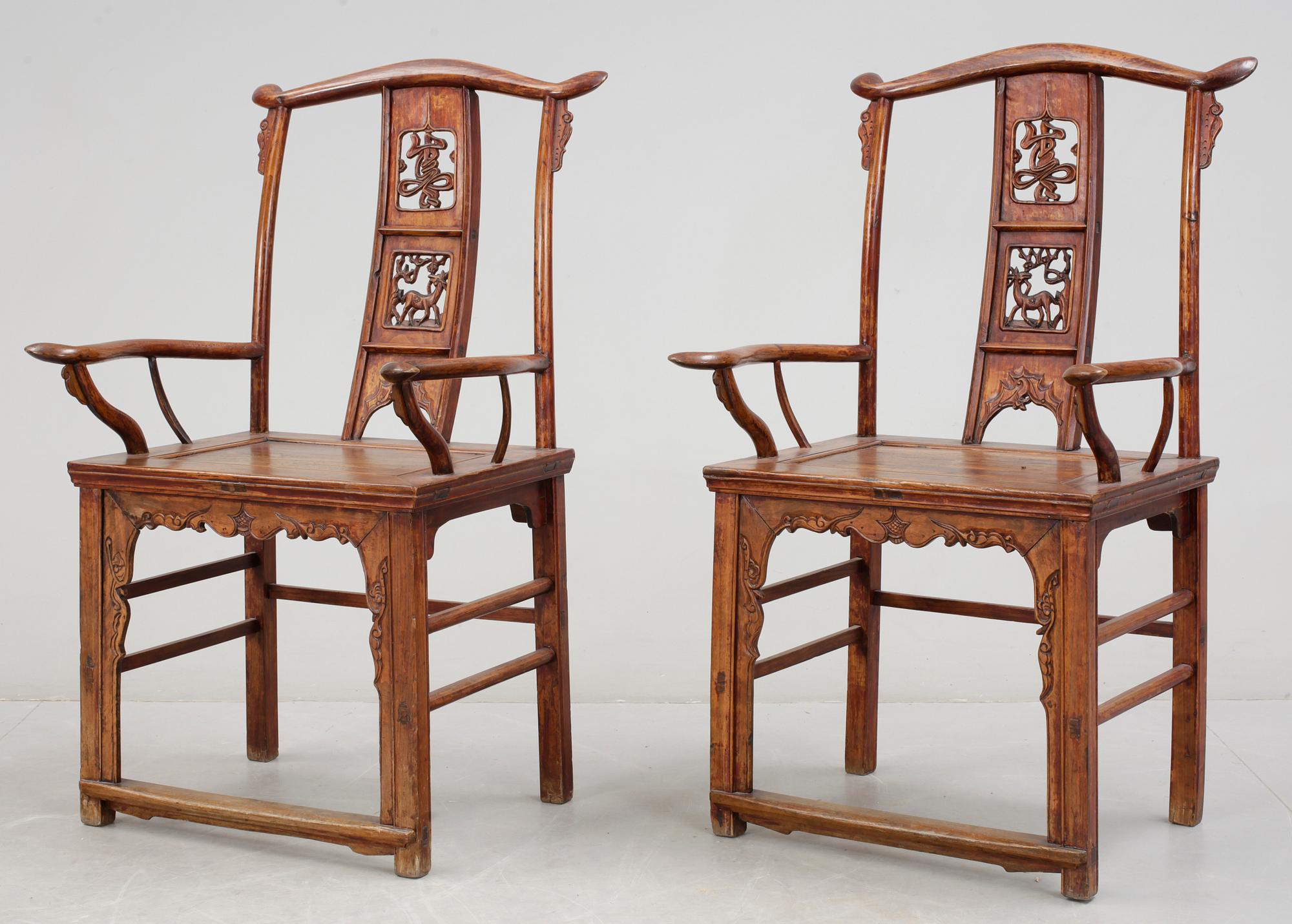 ARMLÄNSTOLAR, ett par, hardwood. Troligen 1900-tal.