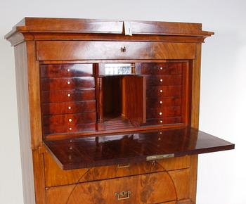 CHIFFONJE. Karl Johan. 1800-talets första hälft.