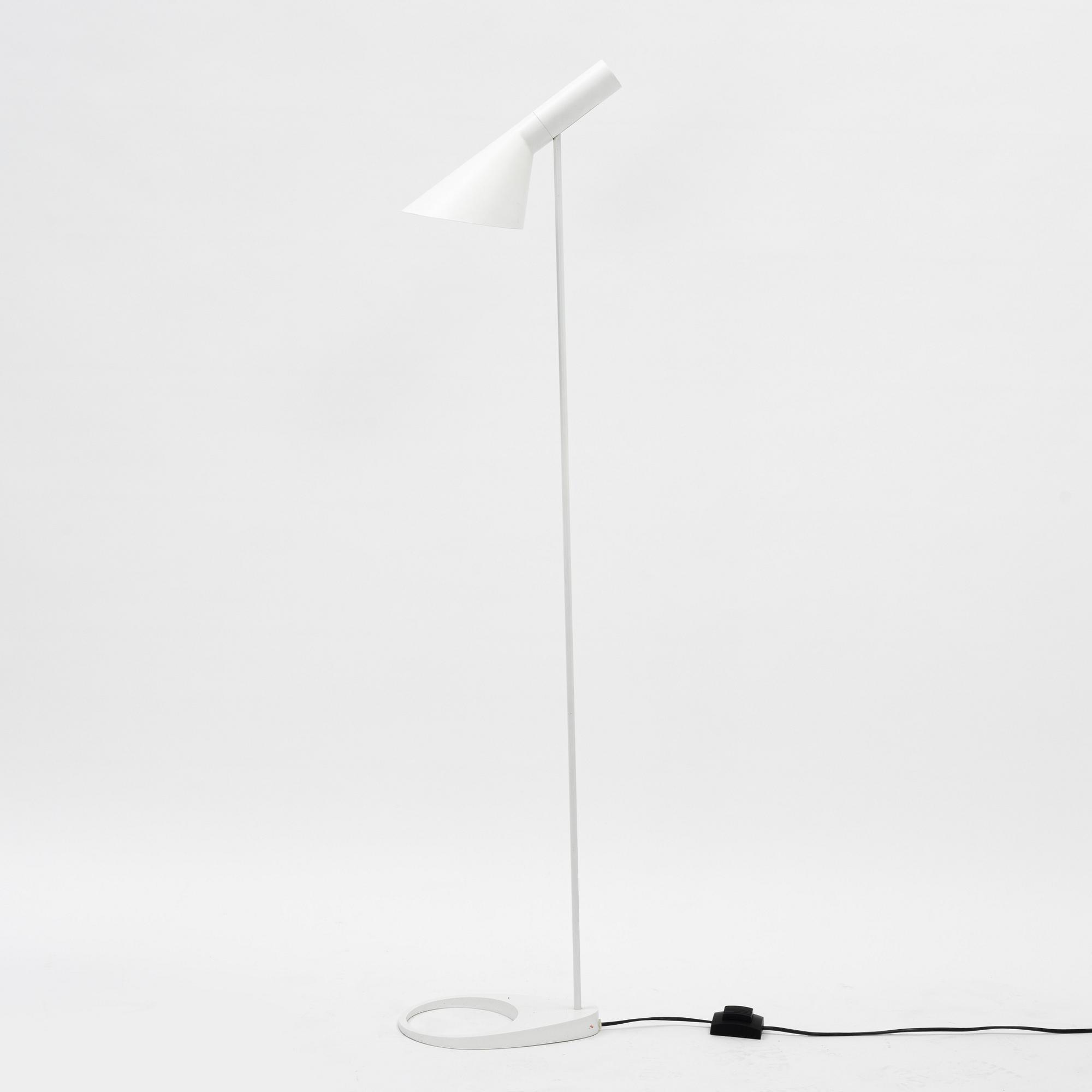 Arne Jacobsen, golvlampa, "AJ", Louis Poulsen, Danmark.