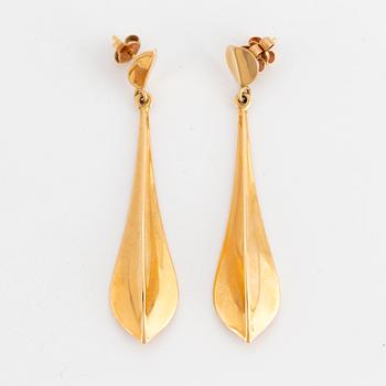 18K gold earrings.