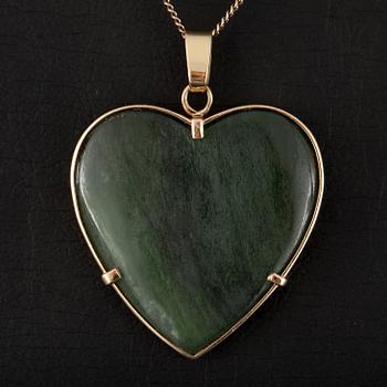 HÄNGE, guld 14K, jade/nefrit. Finska stämplar 1979. Vikt 8,2 g.