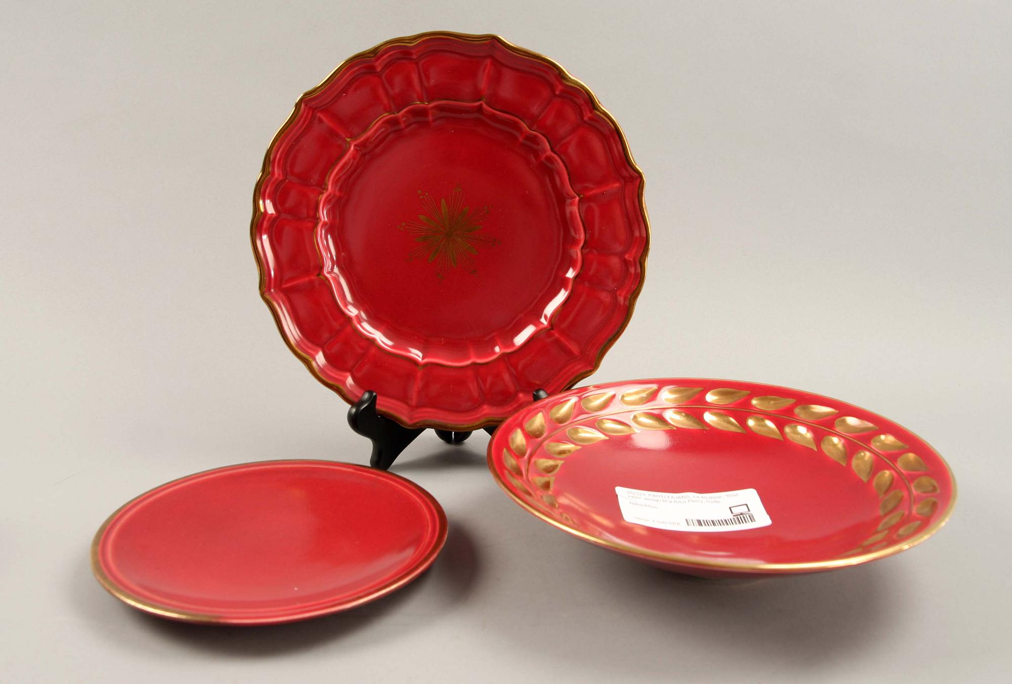 PARTI FAJANS, ca 40 delar. "Röd rubin" design bl.a Artur Percy, Gefle.