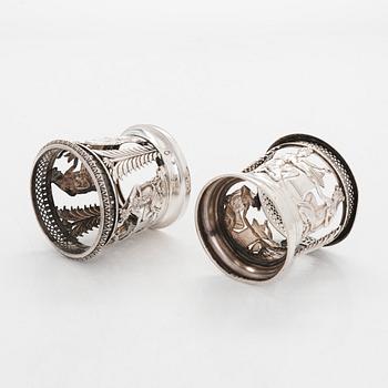 Bordssurtout samt ett par behållare, silver, Paris 1819-38. Empir.
