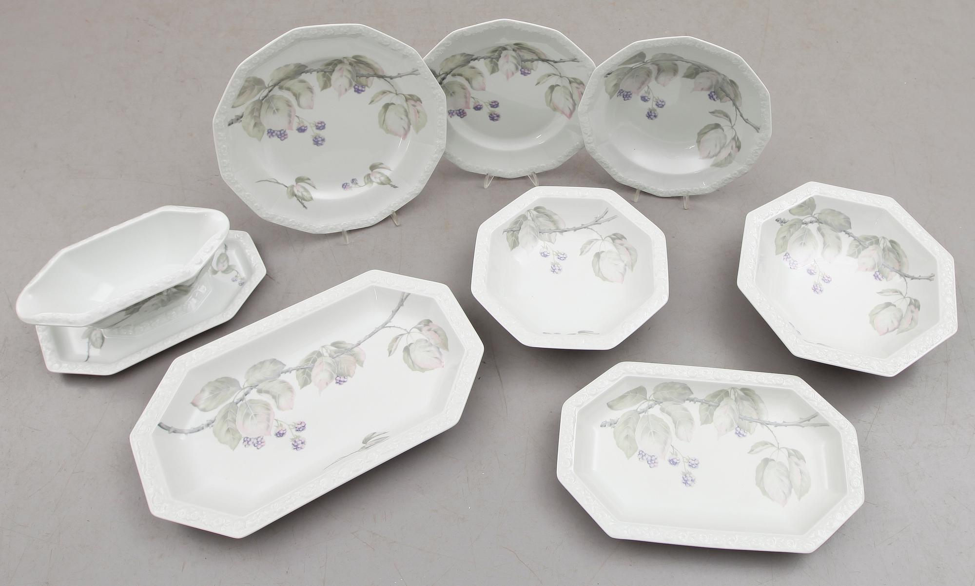 SERVISDELAR, 29 delar, porslin, "Maria Björnbär", Rosenthal.