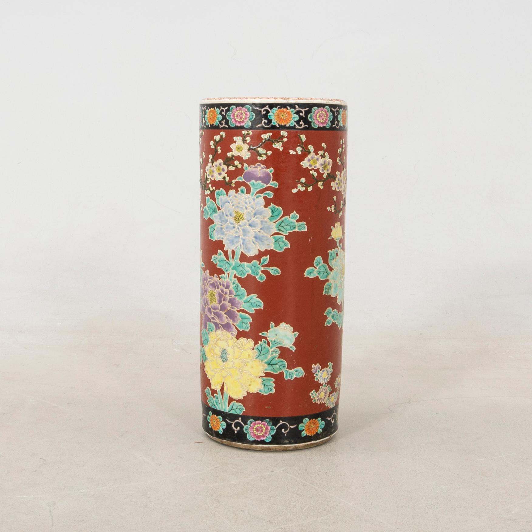 Paraplyställ/Golvvas japan 1900-talets början porslin.
