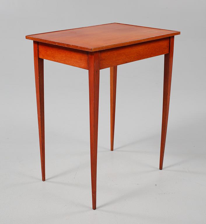 SIDOBORD, gustaviansk stil, 1900-talets början.