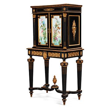 33. A Neo-Louis XVI cupboard.