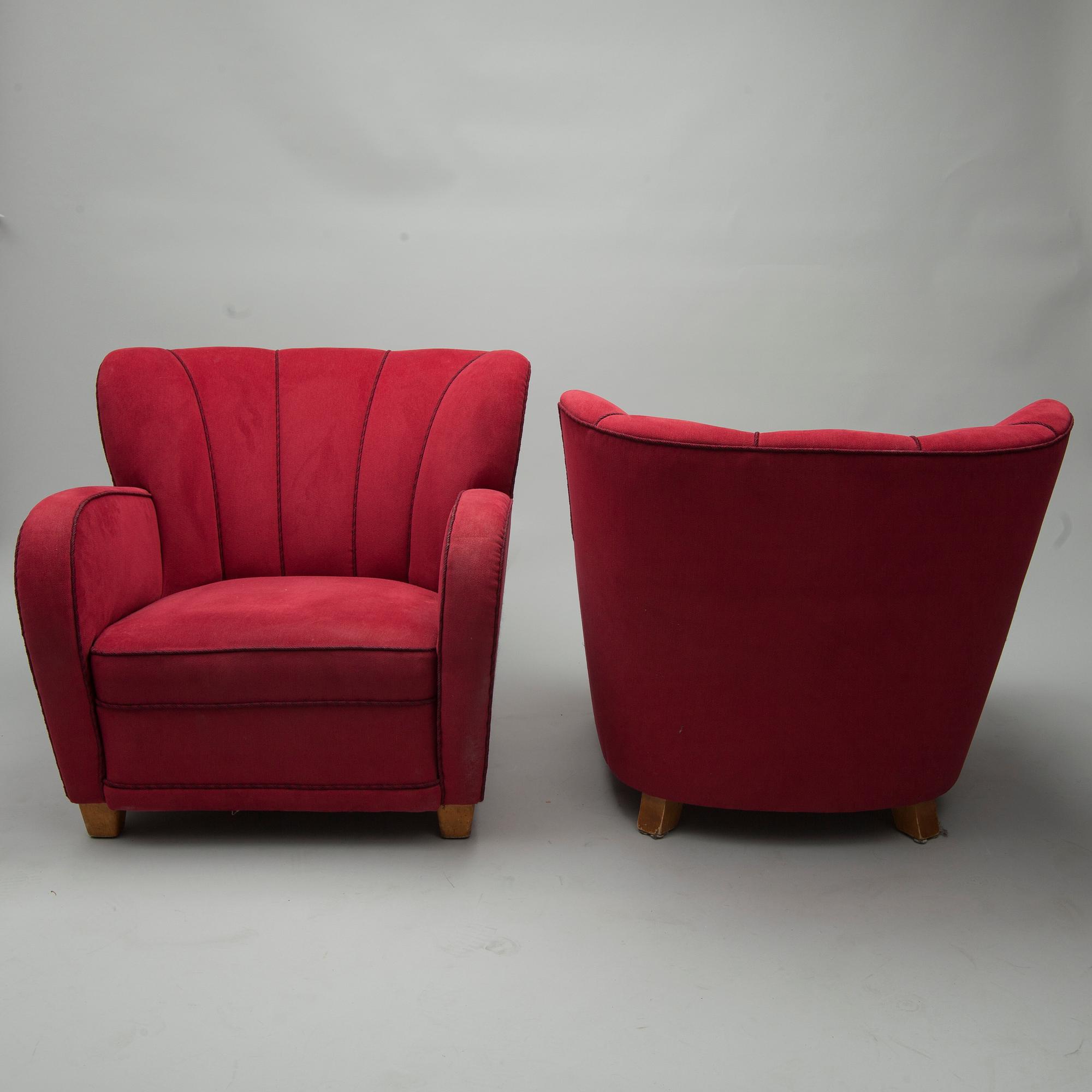 FÅTÖLJER, ett par, 1900-talets mitt och FOTPALL, 2000-tal.