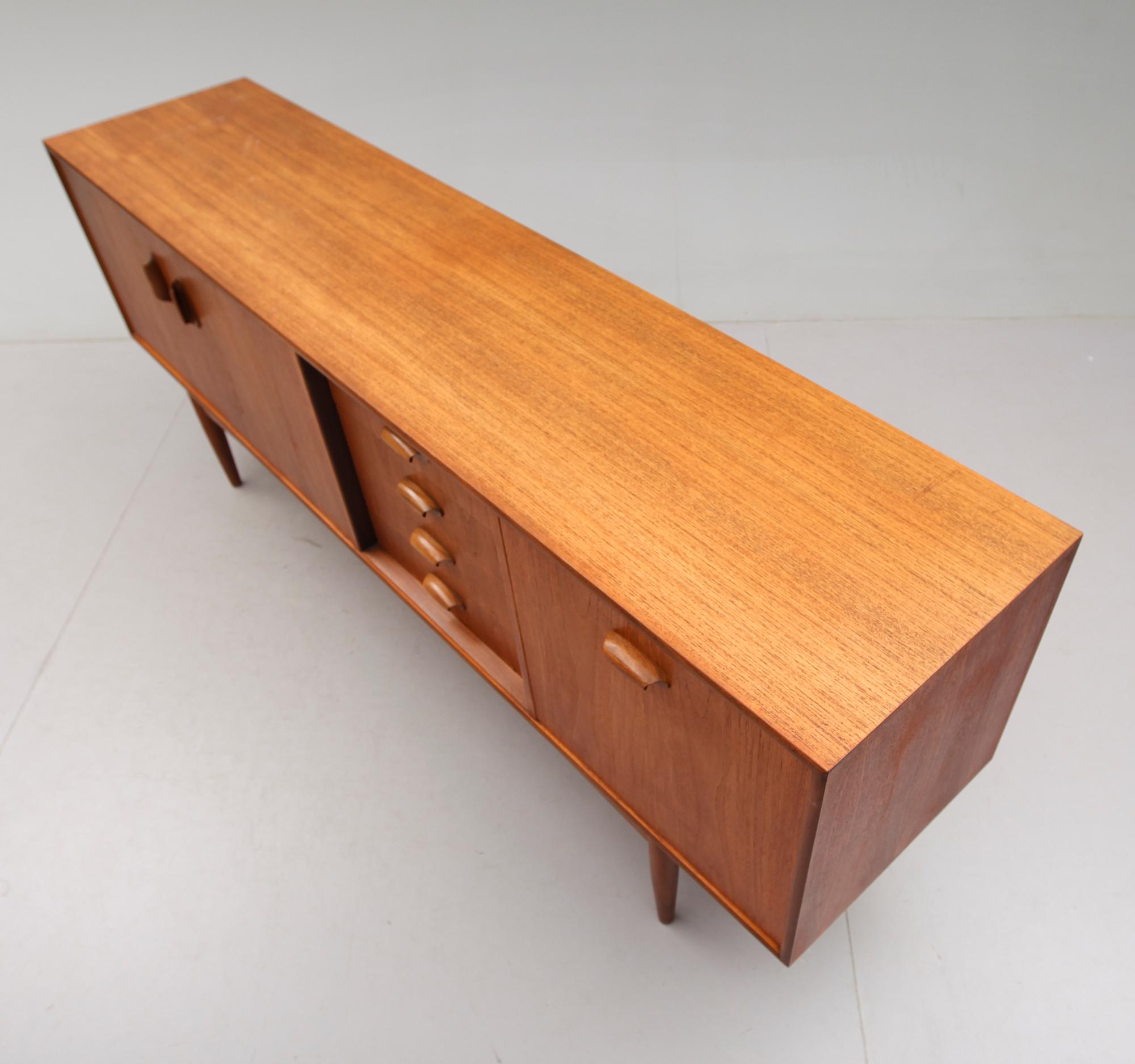 SIDEBOARD, G-plan, England, 1900-talets andra hälft.