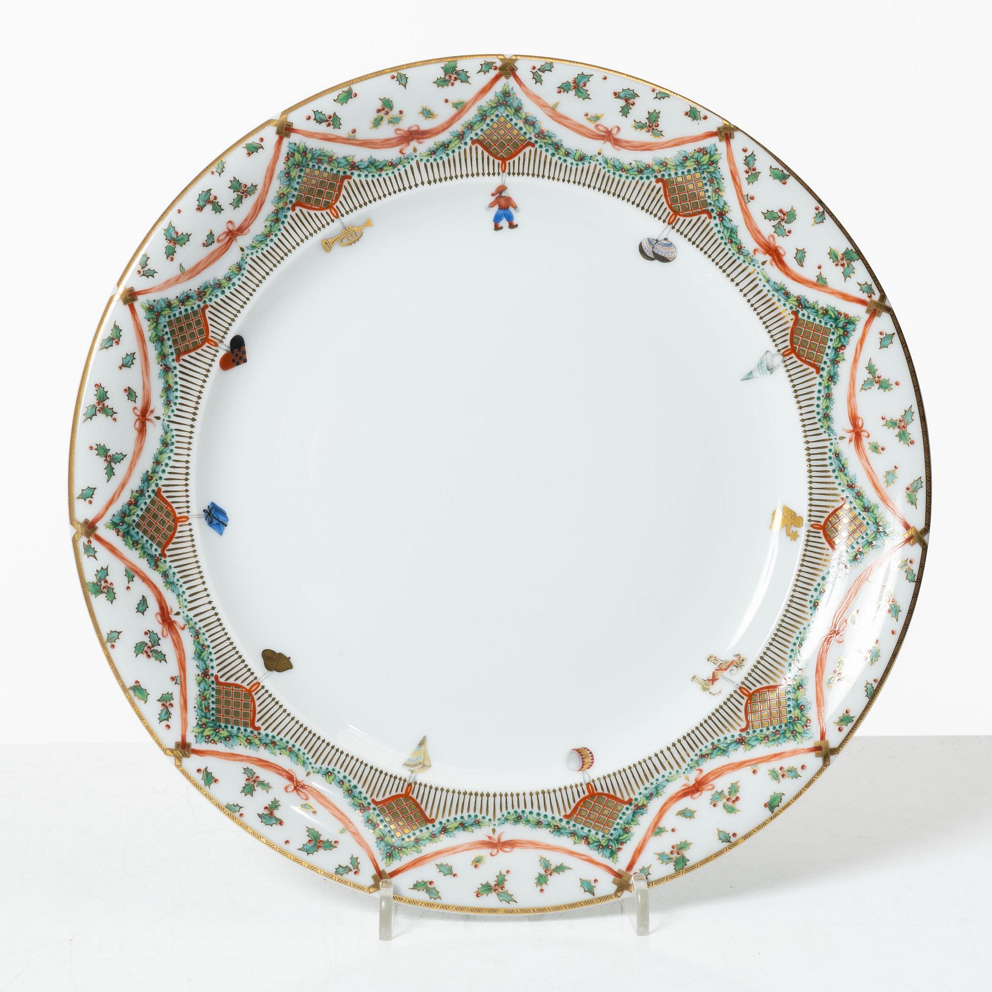 Royal Copenhagen, a porcelain dinner service, "Christmas Joy" (68 pieces).