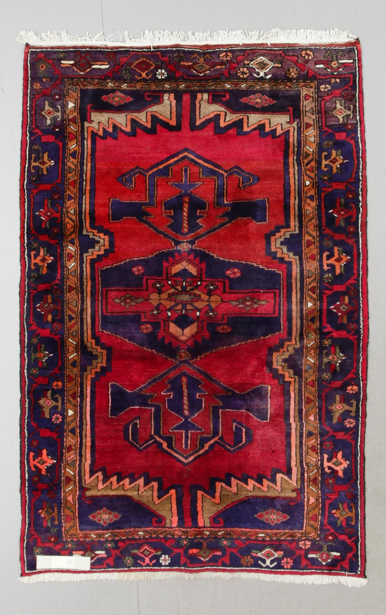 MATTA, Hamadan, ca 210 x 136 cm.