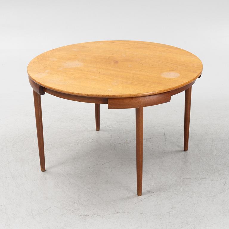 Hans Olsen, a "Roundette" dining table and six chairs, Frem Rölje, Denmark, 1950's/60's.
