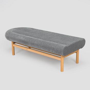 Jouni Leino, Bänk, "Huup", för Arktis. Jouni Leino Design Studio 2025.