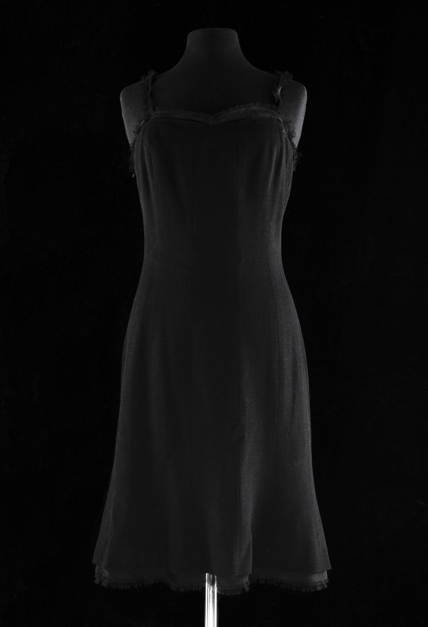 CHANEL, svart cocktailklänning, vår 2004.