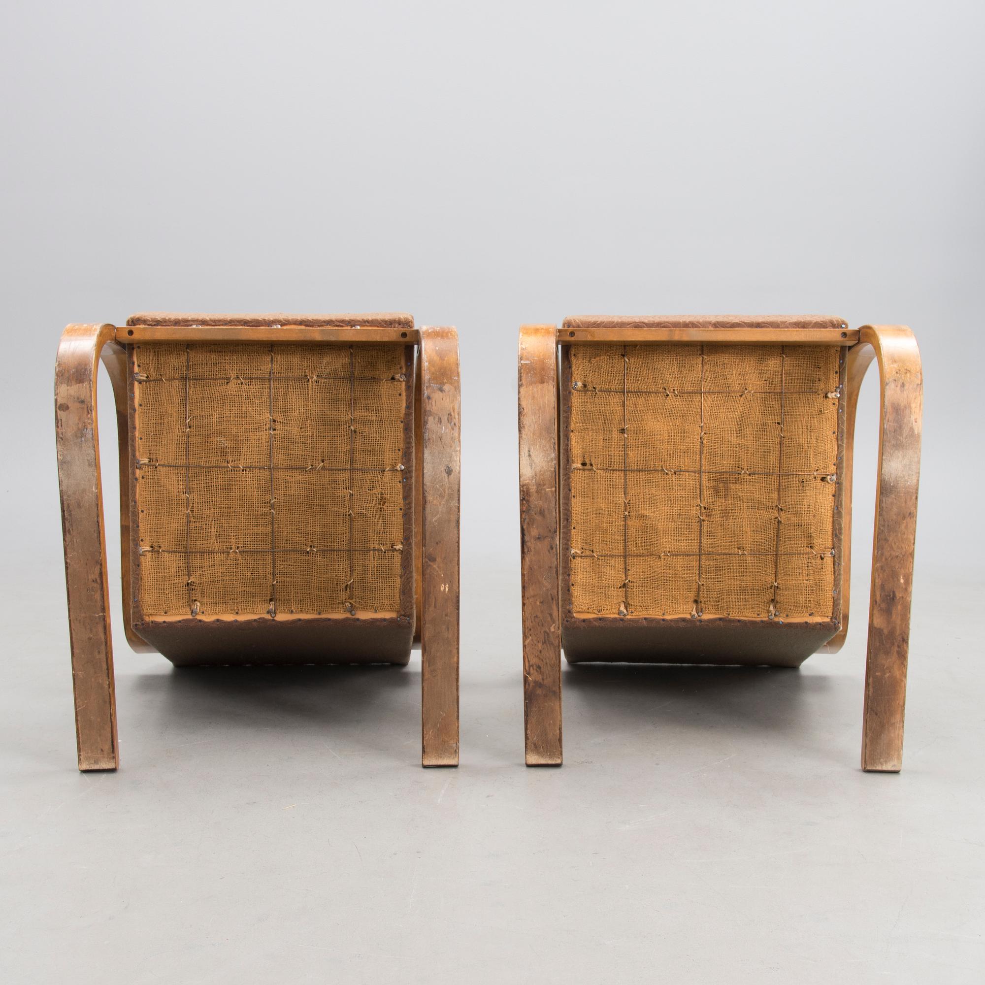 A PAIR OF 1940's ARMCHAIRS NO 34/402, Oy Huonekalu- ja Rakennustyötehdas Ab.
