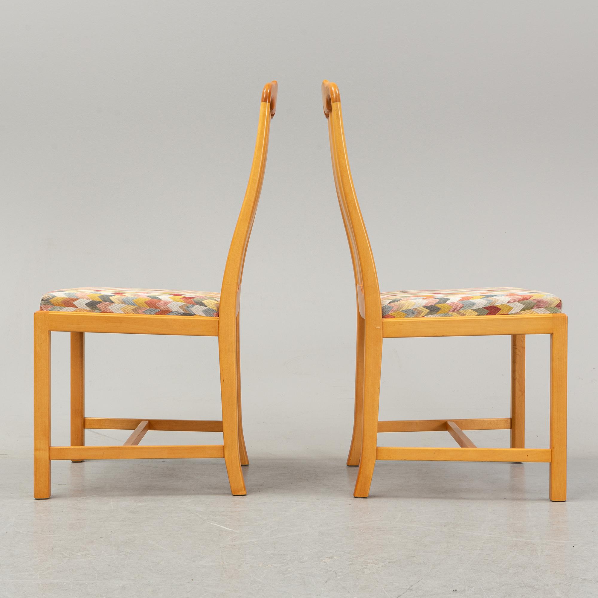 A Carl Malmsten 9-peice "Ambassaör" birch dining suite. Åfors Möbelfabrik.