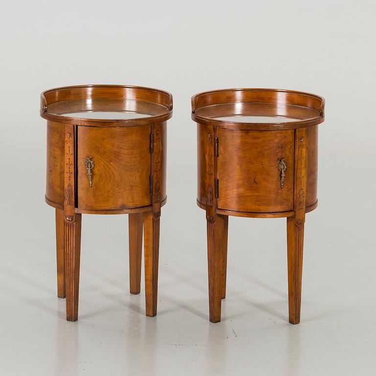 SÄNGBORD, ett par, 1900-talets andra hälft.