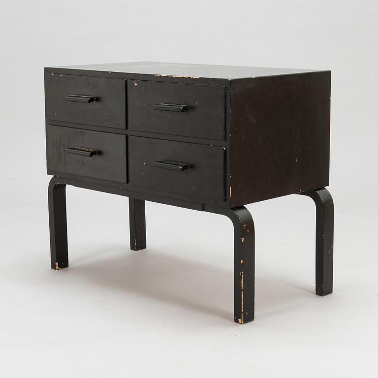 Alvar Aalto, A mid-20th century chest of drawers for O.Y. Huonekalu- ja Rakennustyötehdas AB.