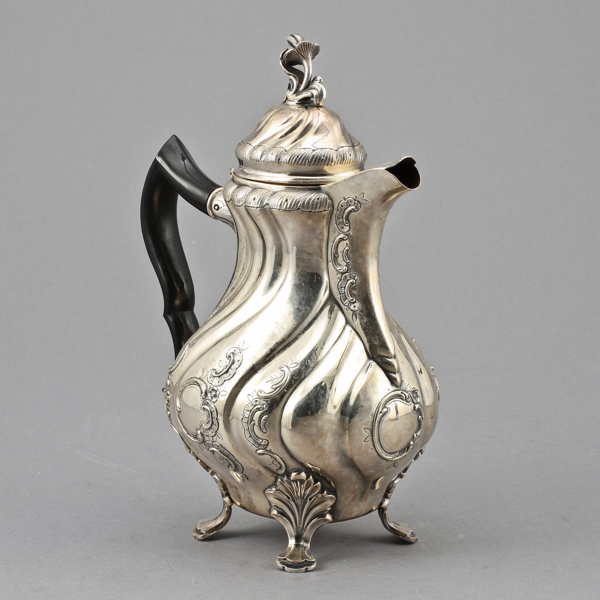 KAFFESERVIS, 3 delar, rokokostil, silver, Carl Gustaf Hallberg, Stockholm, 1950, vikt 1330.