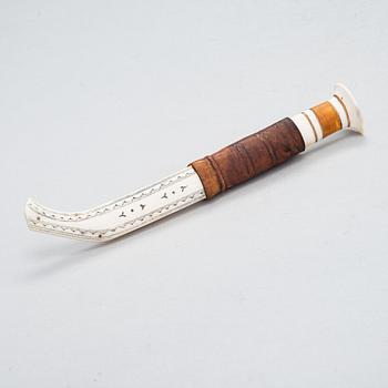 A Sami knife / sami handicraft / duodji knife signed Erik Tuolja, mid-20th century.