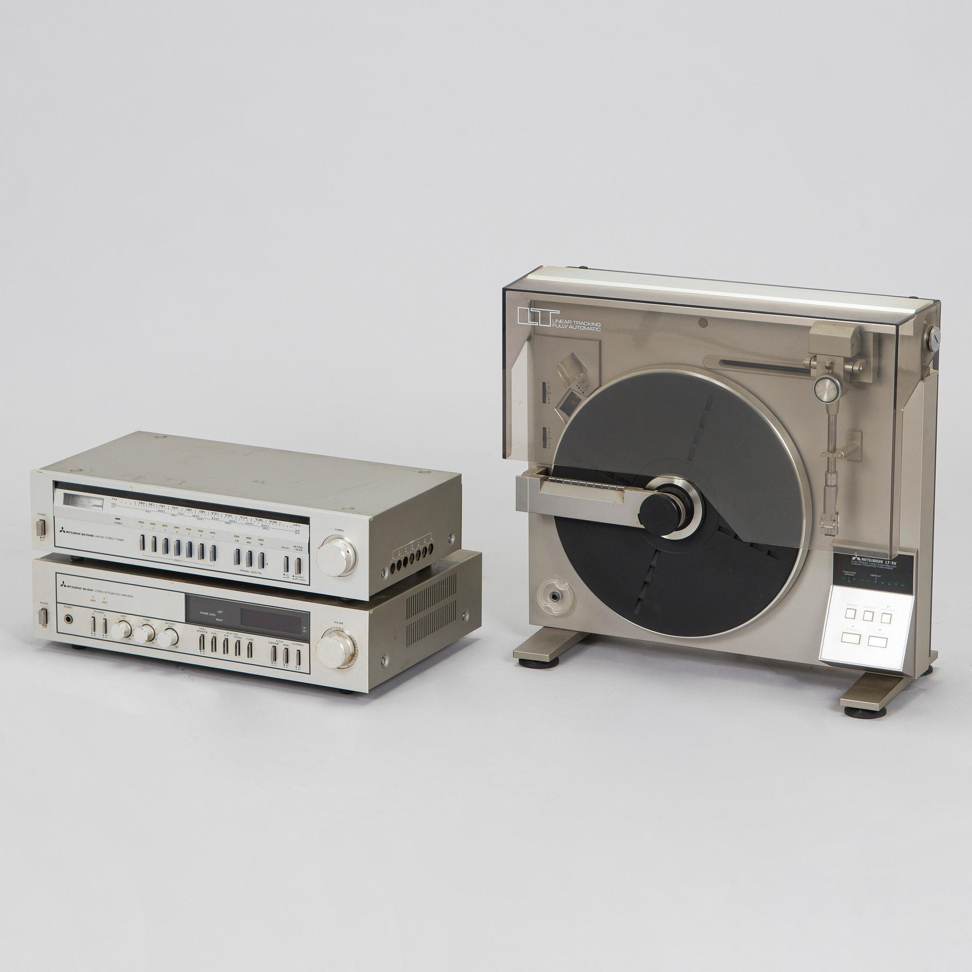 Vinylspelare, modell LT-5V, samt förstärkare och tuner, Mitsubishi, 1980-tal.