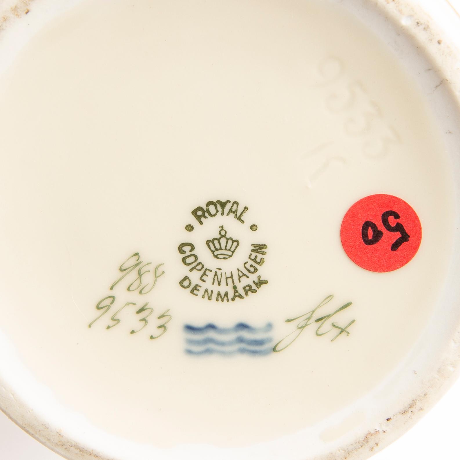 Royal Copenhagen, Service 92 pcs "Dagmar" Royal Copenhagen 1960s porcelain.