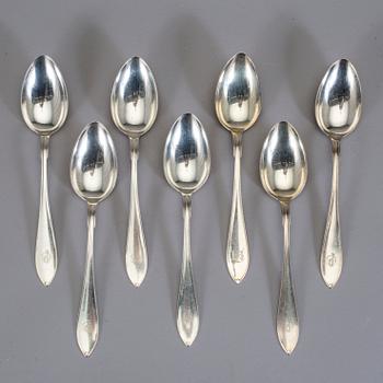 PARTI SILVERBESTICKDELAR, bland annat en soppslev GAB, Stockholm, 1907. Vikt ca 1175 g.