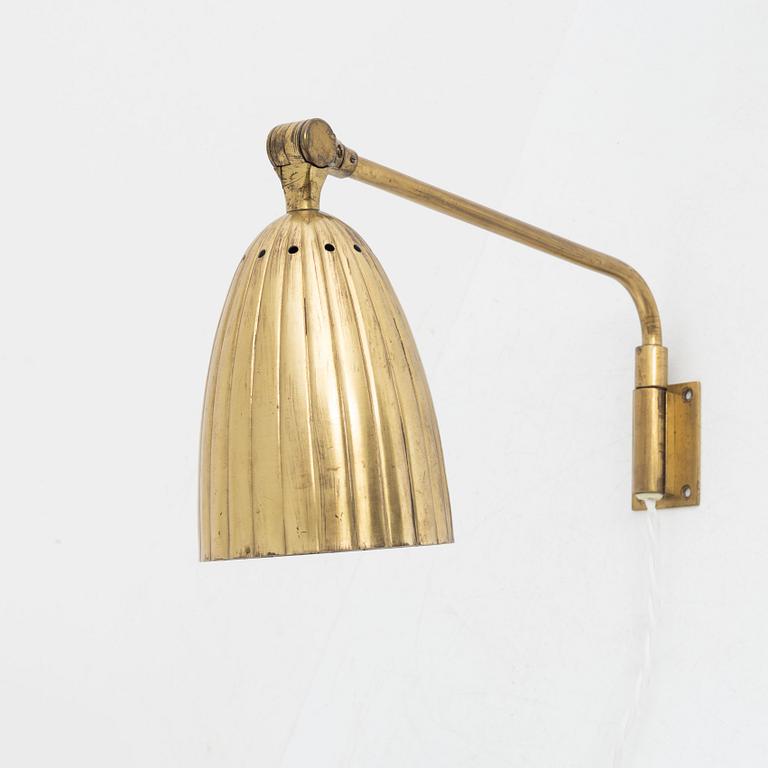 Harald Notini, a model "8666" wall lamp, Arvid Böhlmarks Lampfabrik, Sweden, 1940's.