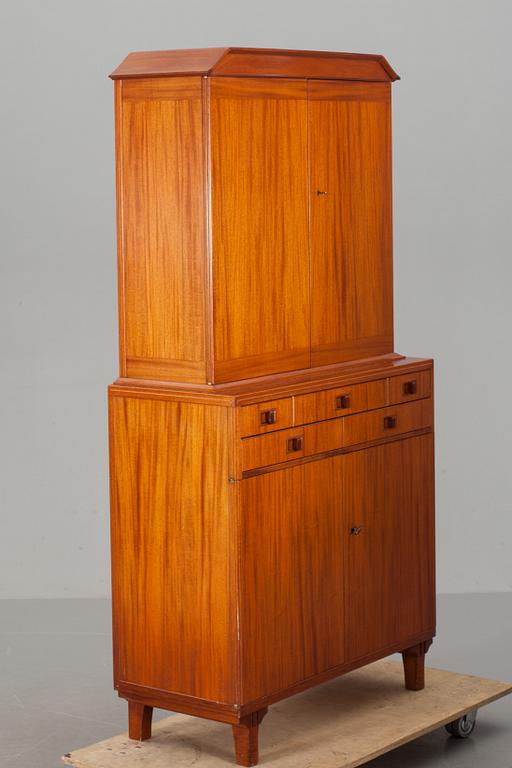 SKÅP,  Carl Malmsten.